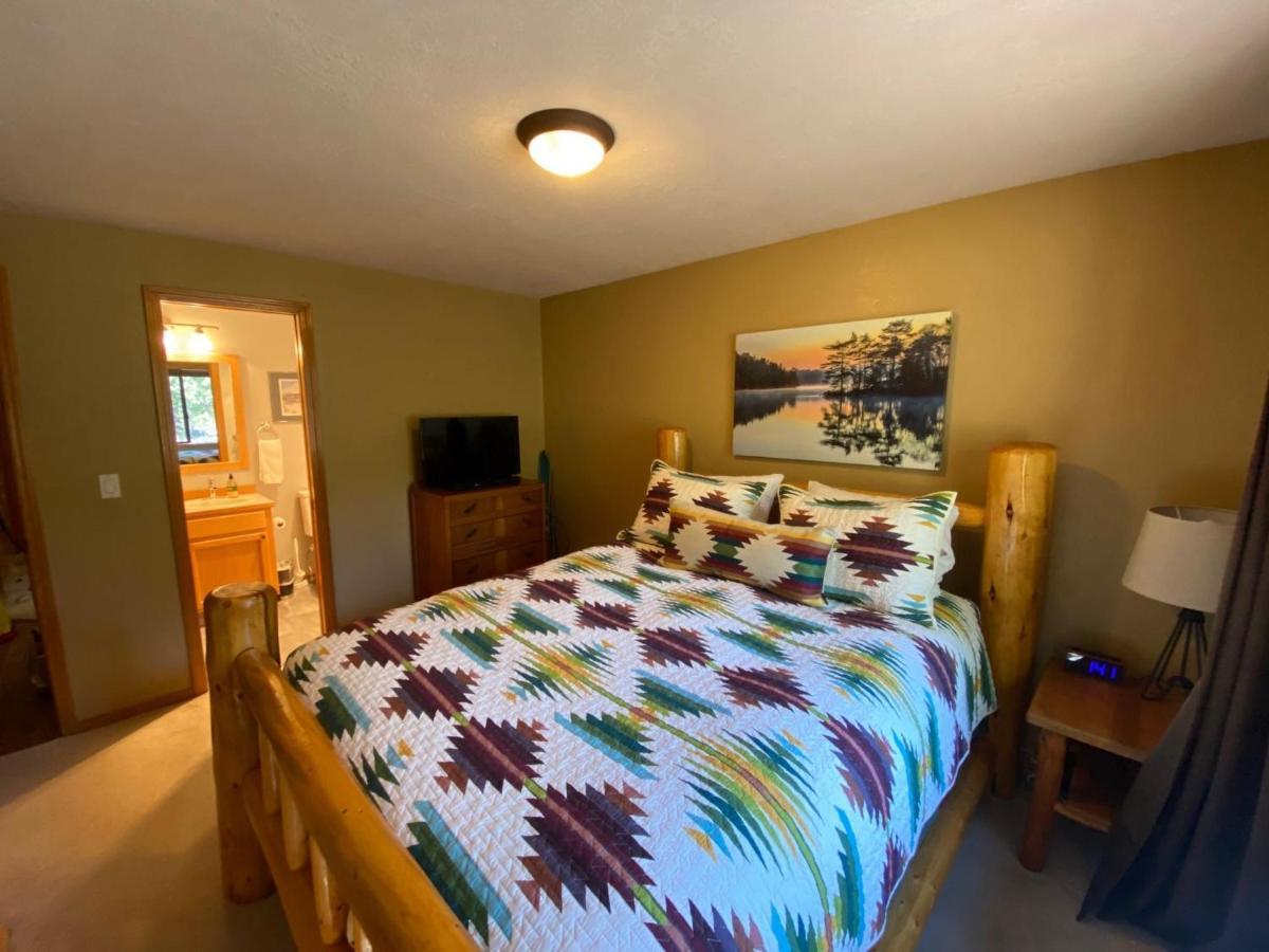Holiday home Single Level, Private Hot Tub, A/C, 8 Sharc Passes Bikes!