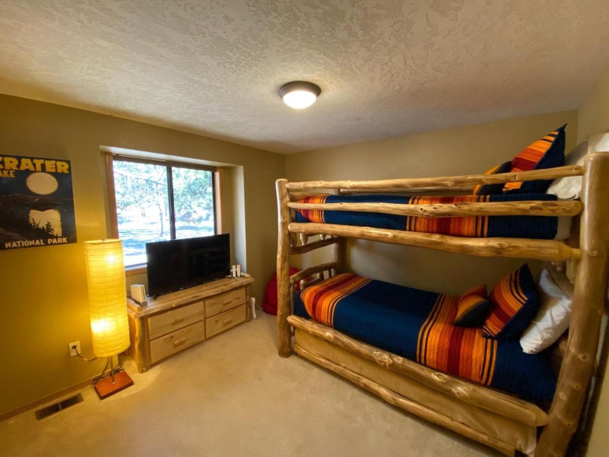 Holiday home Single Level, Private Hot Tub, A/C, 8 Sharc Passes Bikes!